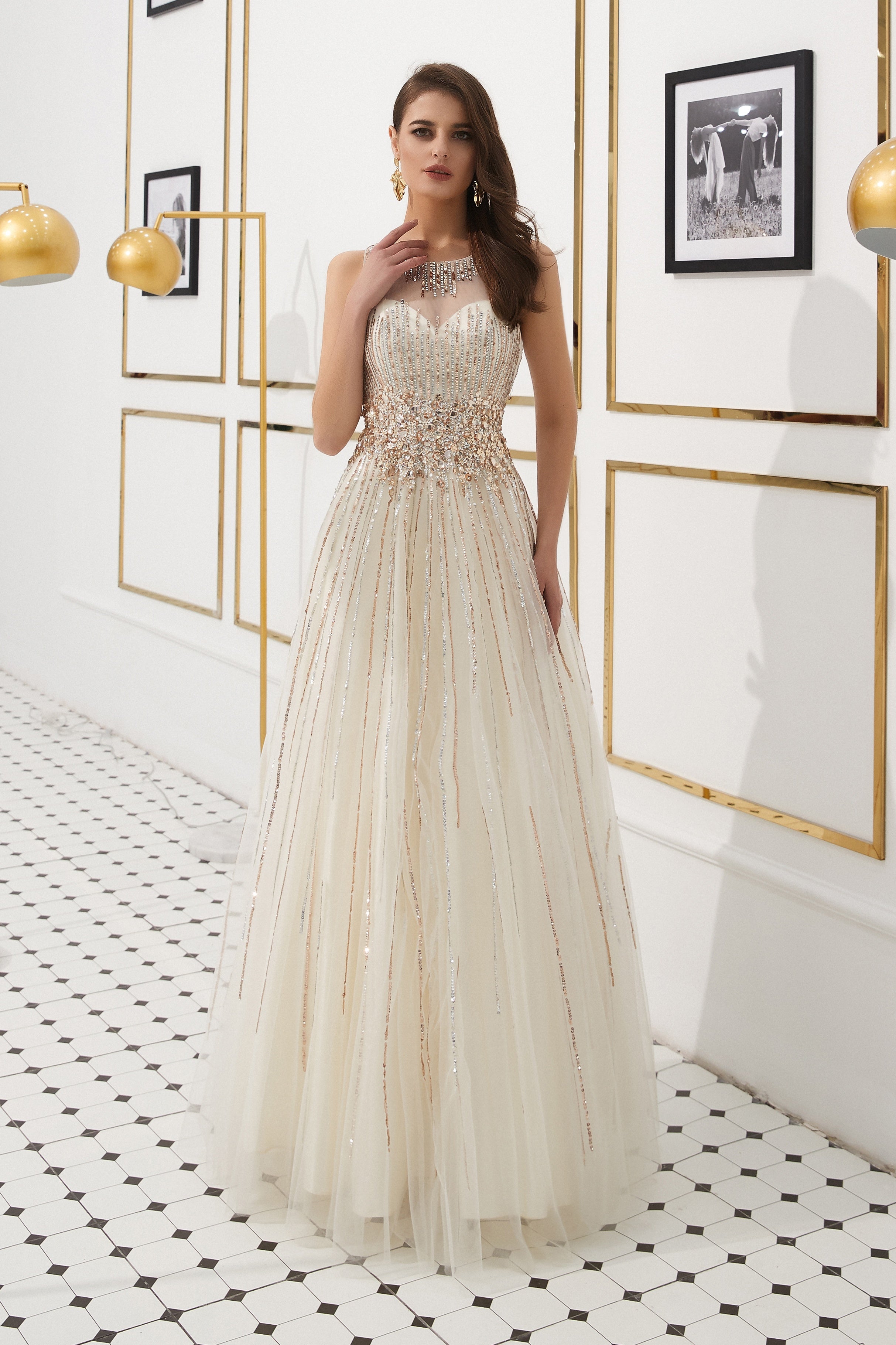 Modest Tulle A-Line Scoop Sleeveless Beaded Party Prom Dress